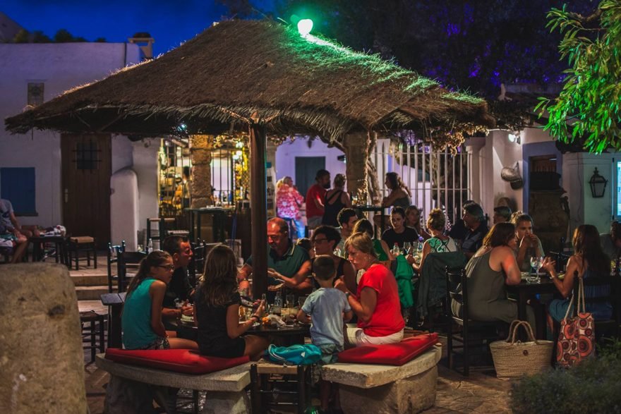 Racó Verd terrace at night